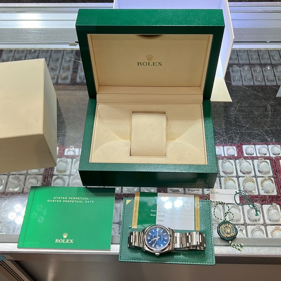 Timeless stainless steel Rolex with Roman blue dial , it’s 2020 and is like new - Picture 3 of 9